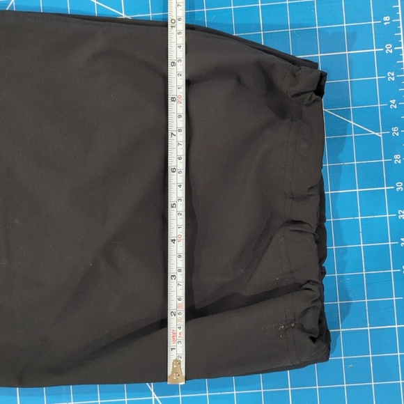 Under Armour Black Cargo Parachute Pant for Women Size Large wide leg - Picture 8 of 9